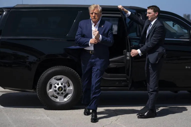 In March 2023, Sean opened the door for Trump who was preparing to attend a campaign rally in Waco, Texas. In March 2023, Sean opened the door for Trump who was preparing to attend a campaign rally in Waco, Texas.
