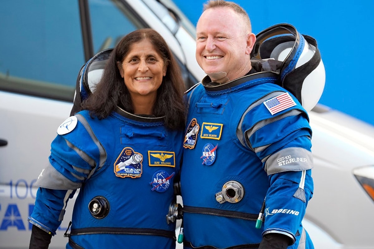 the two astronauts were full of glory when they first went into space the two astronauts were full of glory when they first went into space
