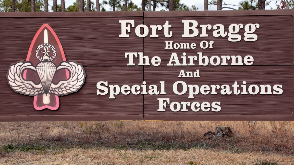 Fort Bragg, the largest training base of the U.S. Army Fort Bragg, the largest training base of the U.S. Army
