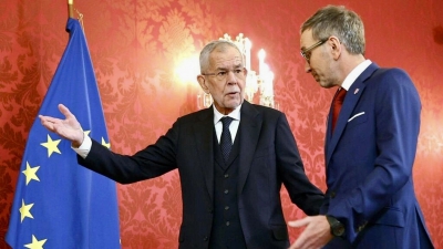 Austrian President Van der Bellen entrusted Herbert Kickl, leader of the right-wing populist FPÖ to reorganize the government.