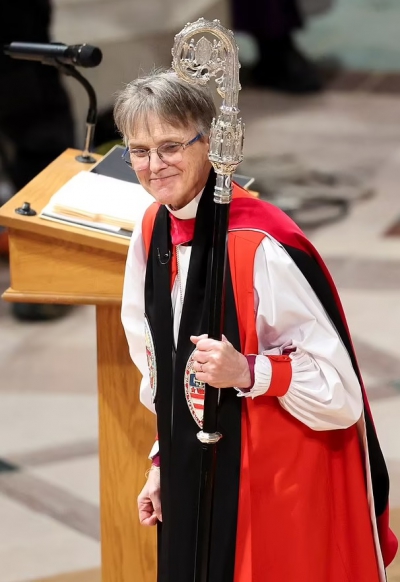 Bishop Mariann Edgar Budde openly challenges, Trump was expressionless
